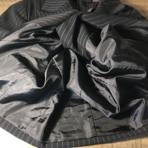 Shape FX’s Peplum Pinstripes Darted Crop Blazer Timeless Wide Lapel. Fully Lined - Picture 14 of 17